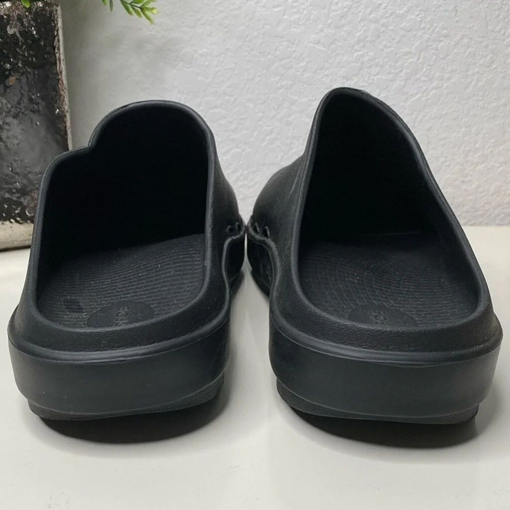 OOFOS OOCLOOG CLOG Black with Seamless‎ Design Men's 10/ Women's 12
